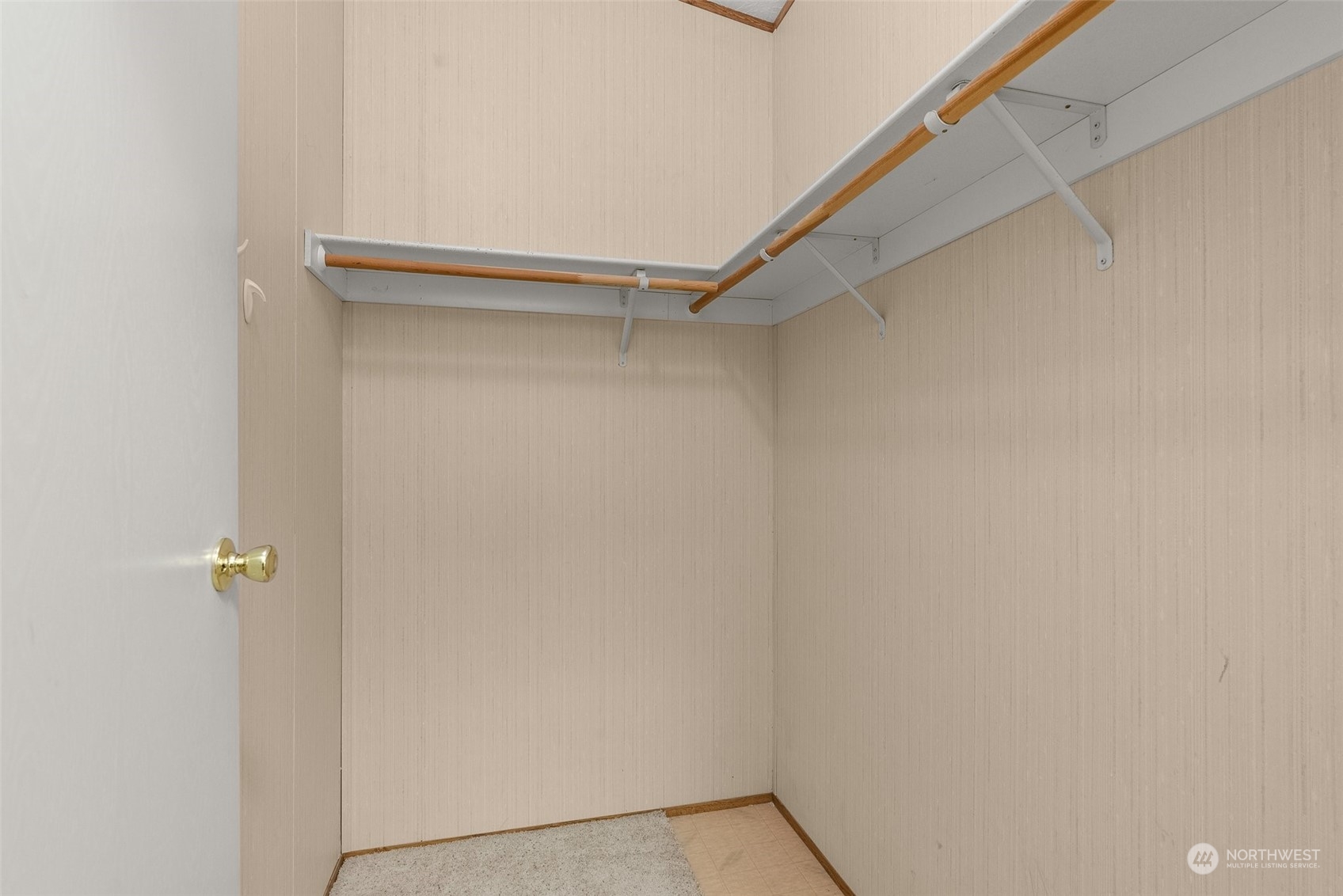 1529 Bishop Road, Unit F Chehalis, WA 98532 - Photo 15 of 21 a view of closet