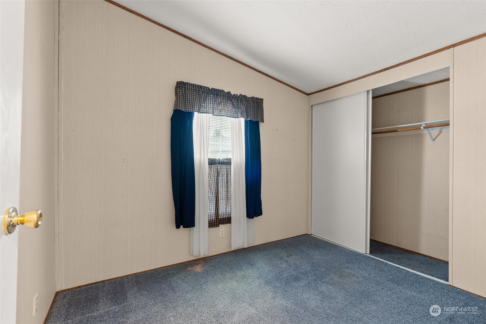 1529 Bishop Road, Unit F Chehalis, WA 98532 - Photo 16 of 21 an empty room with closet