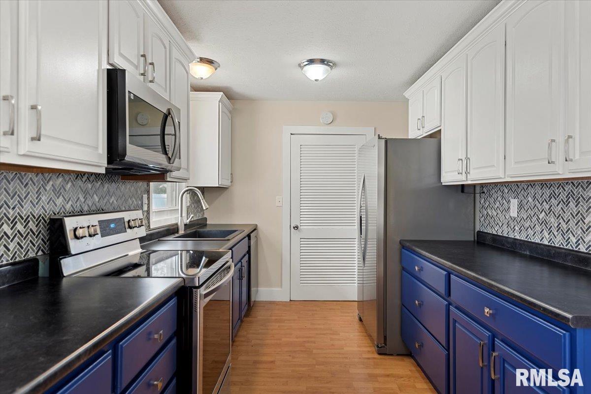 1108 Monroe Street Pawnee, IL 62558 - Photo 11 of 36