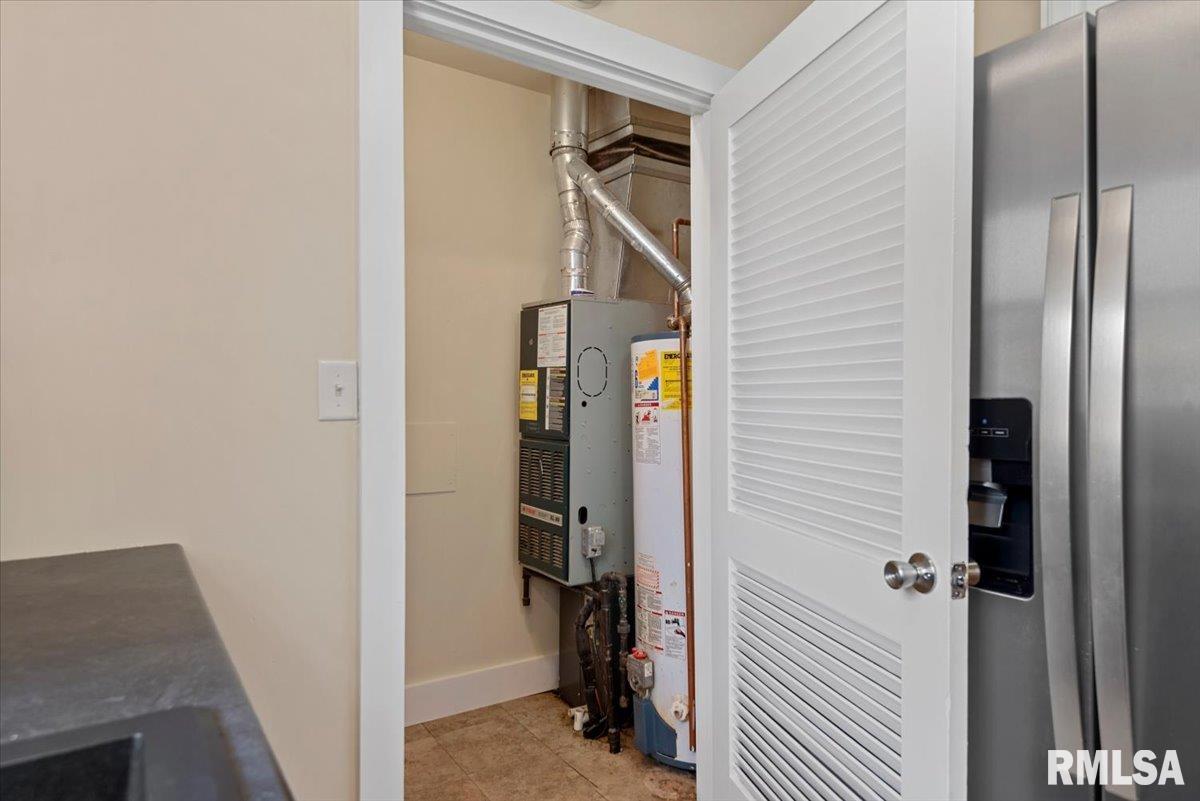 1108 Monroe Street Pawnee, IL 62558 - Photo 14 of 36