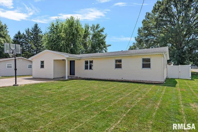 $199,900 | 1108 Monroe Street, Pawnee, IL 62558