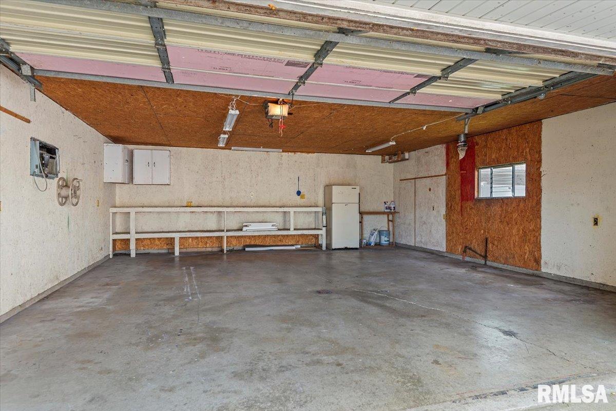 1108 Monroe Street Pawnee, IL 62558 - Photo 31 of 36