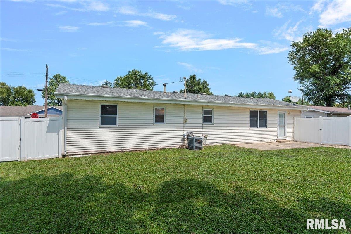 1108 Monroe Street Pawnee, IL 62558 - Photo 35 of 36