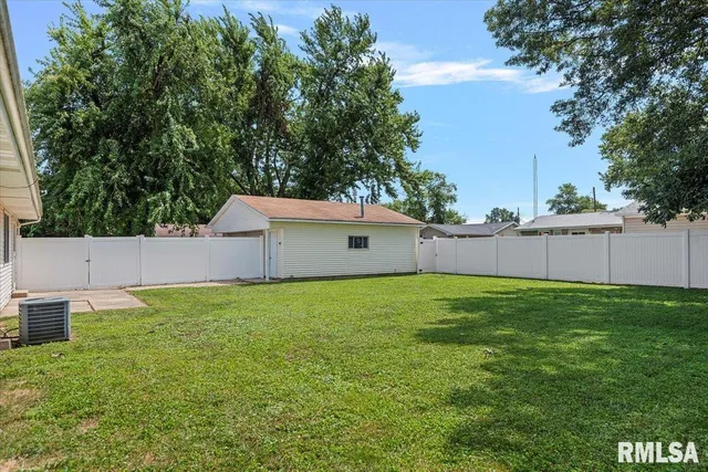 $199,900 | 1108 Monroe Street, Pawnee, IL 62558