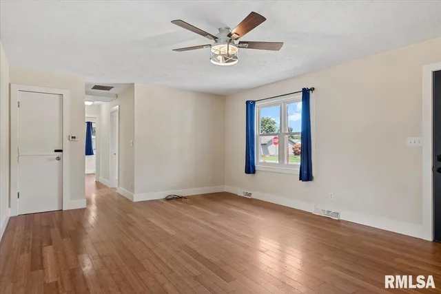 $199,900 | 1108 Monroe Street, Pawnee, IL 62558