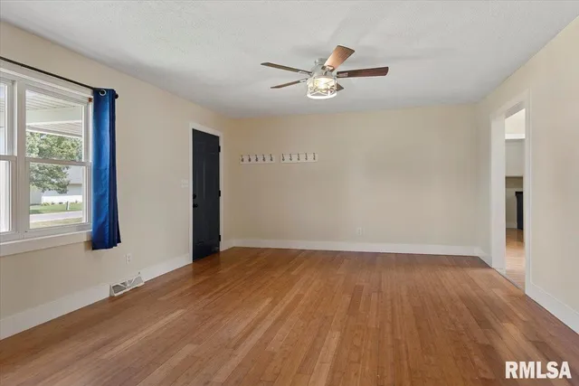 $199,900 | 1108 Monroe Street, Pawnee, IL 62558