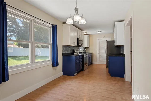 $199,900 | 1108 Monroe Street, Pawnee, IL 62558