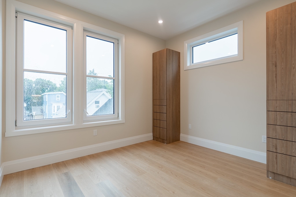 841 Columbia Road, Unit 5 Boston, MA 02125 - Photo 10 of 13 Gallery Image 10