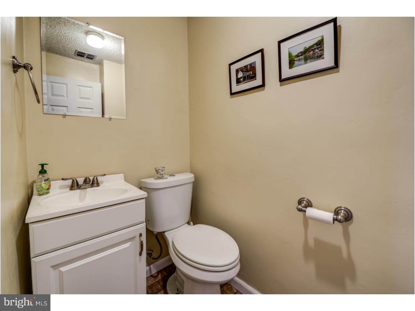 11716 Denman Road Philadelphia, PA 19154 - Photo 22 of 24 Half Bath