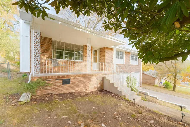 $265,000 | 946 Greenhill Drive, Rossville, GA 30741