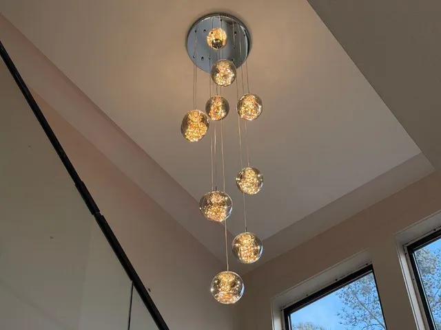 a view of entryway with sitting area