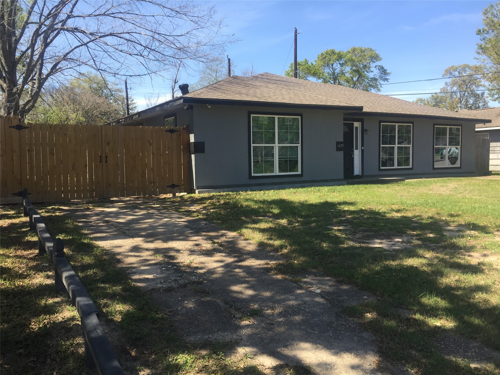 1425 Confederate Road Houston, TX 77055 - Photo 1 of 2 Beautiful Ranch
