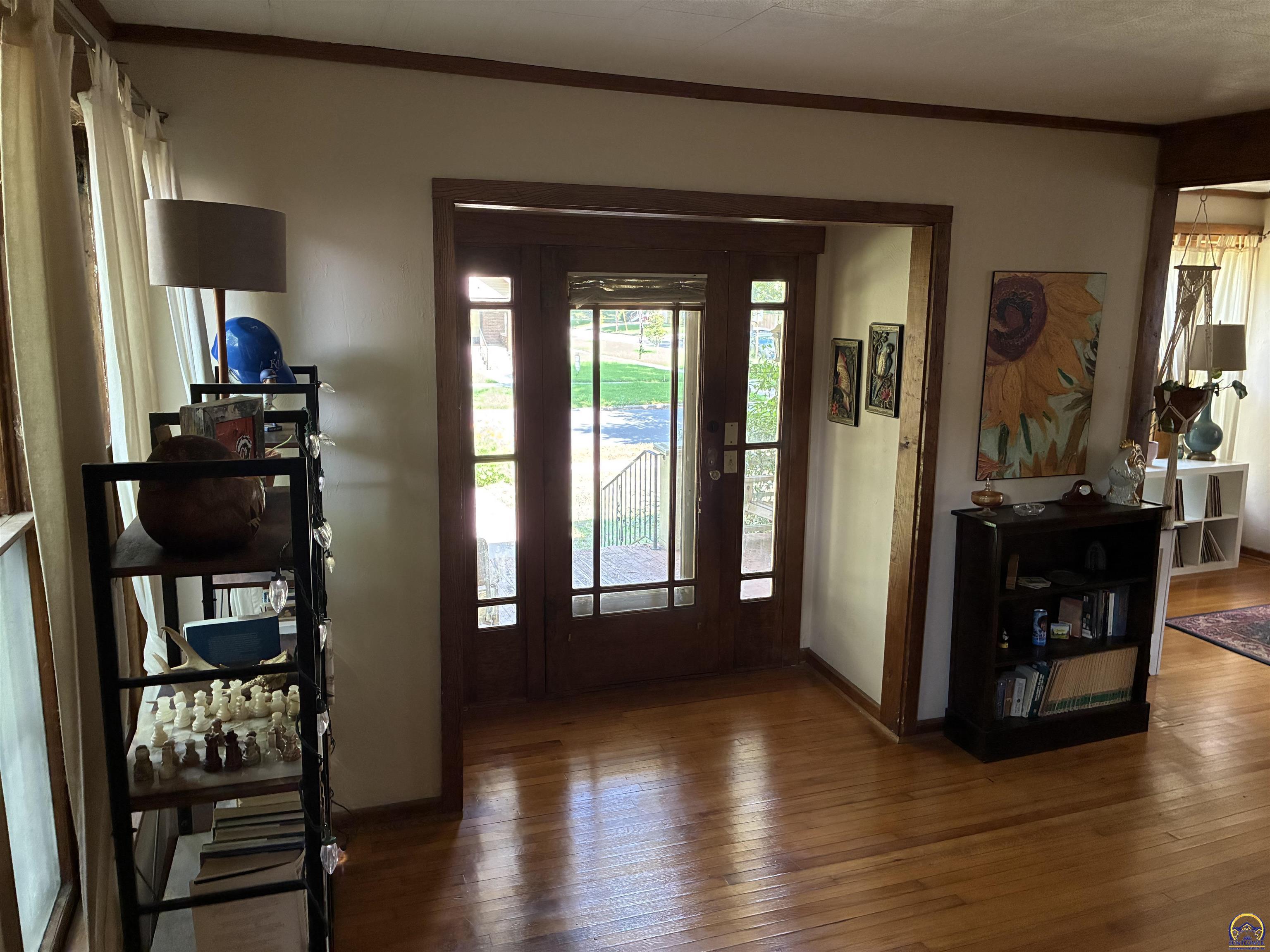 1279 Southwest MacVicar Avenue Topeka, KS 66604 - Photo 11 of 34