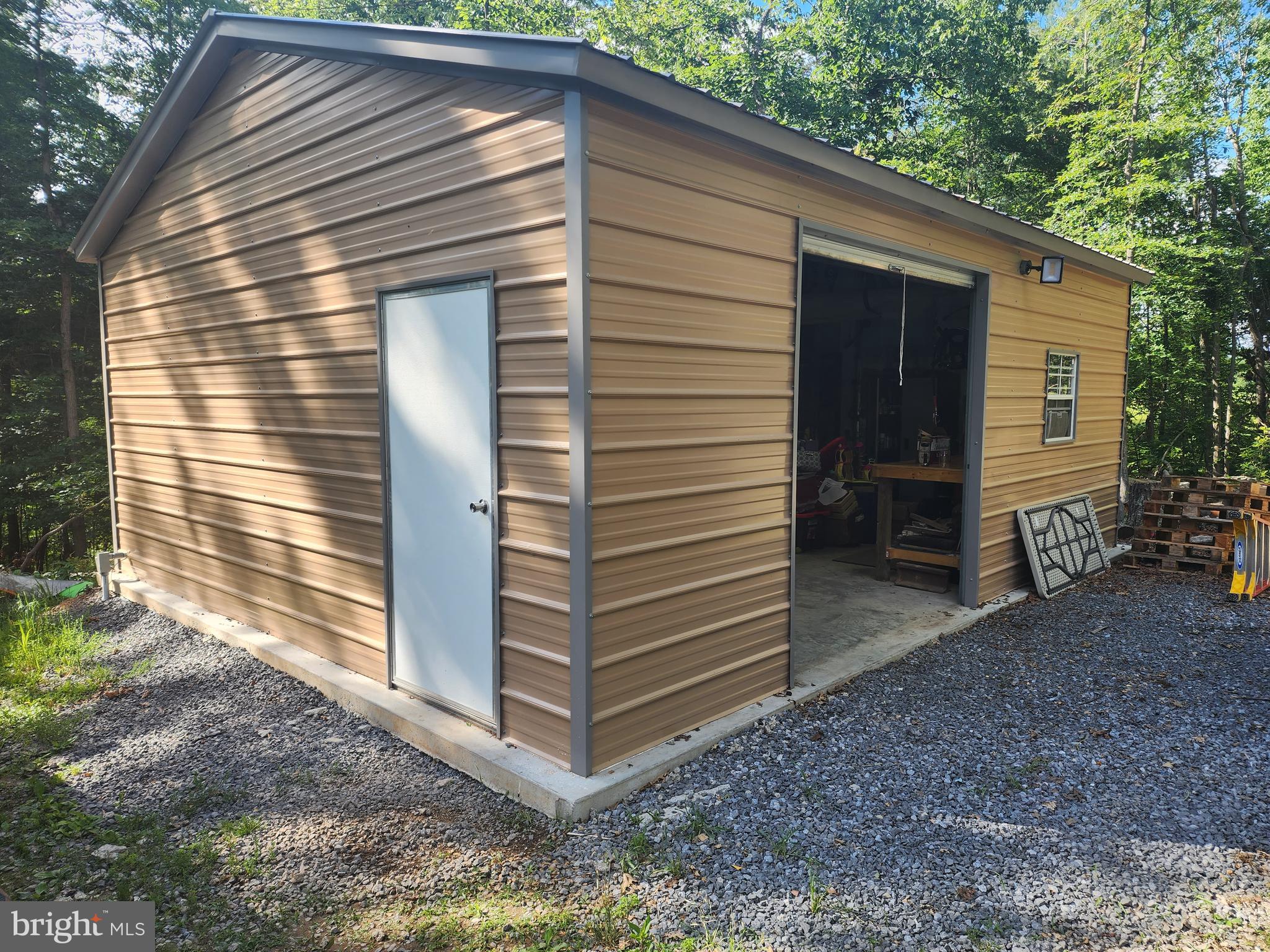 598 County Rte 1/1 Berkeley Springs, WV 25411 - Photo 21 of 25 Garage