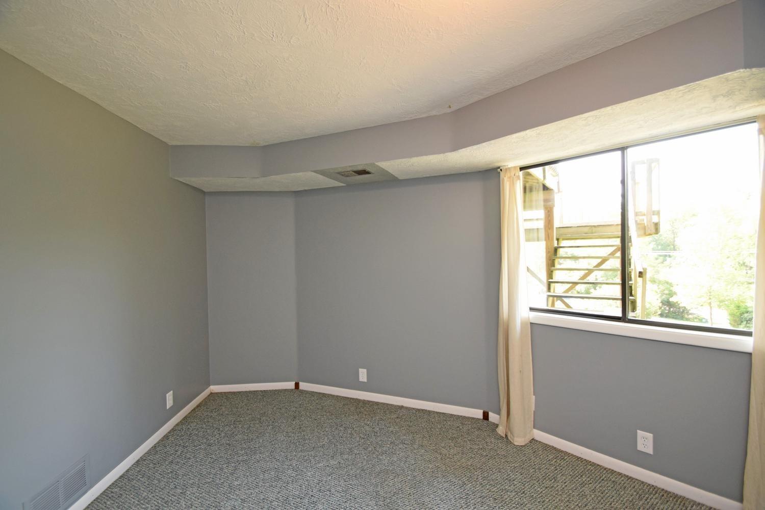 3091 Kleeman Road Cincinnati, OH 45211 - Photo 30 of 37