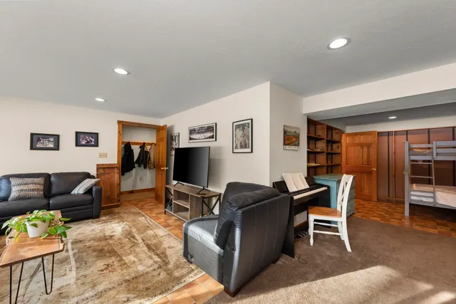 $1,250,000 | 52 Jansen Farm Road, Thornton, NH 03285