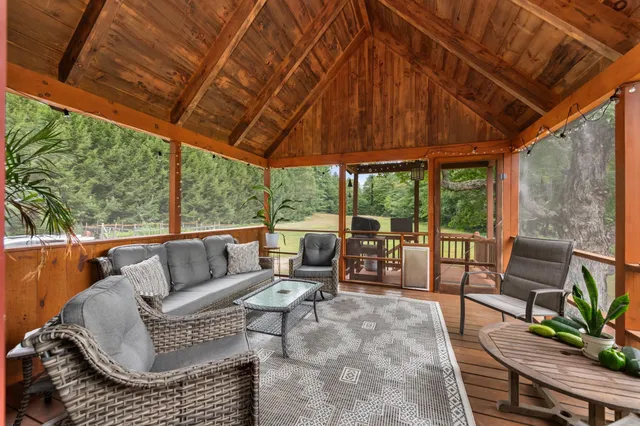 $1,250,000 | 52 Jansen Farm Road, Thornton, NH 03285