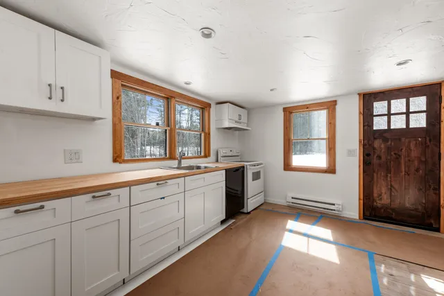 $1,250,000 | 52 Jansen Farm Road, Thornton, NH 03285