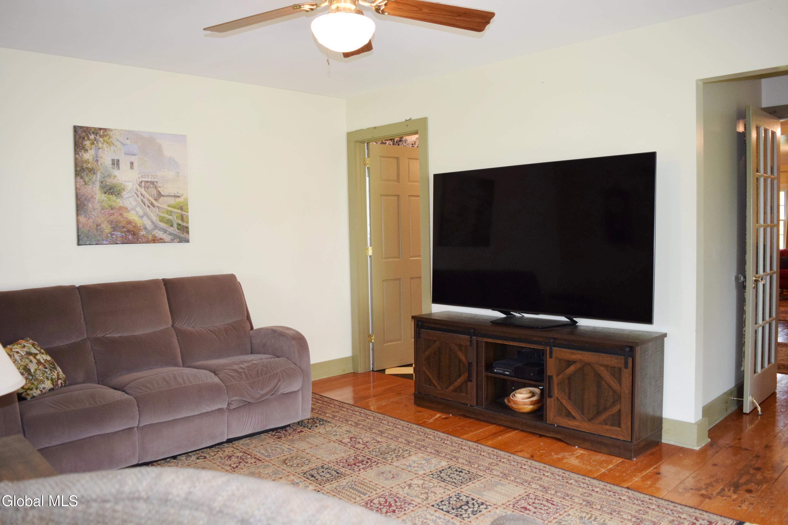 944 Stony Point Road Schodack, NY 12033 - Photo 68 of 99 Family Room