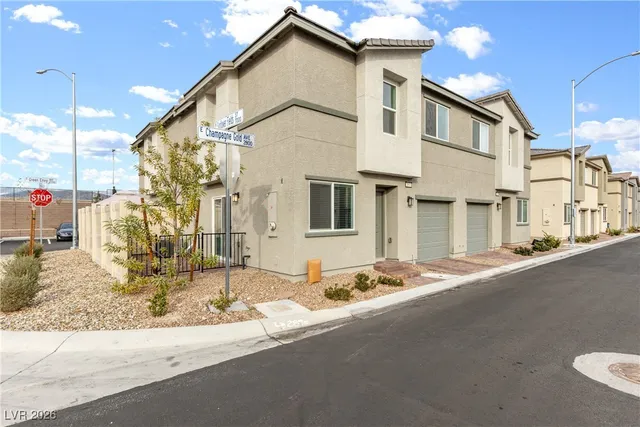 $300,000 | 2830 Champagne Gold Avenue, North Las Vegas, NV 89086