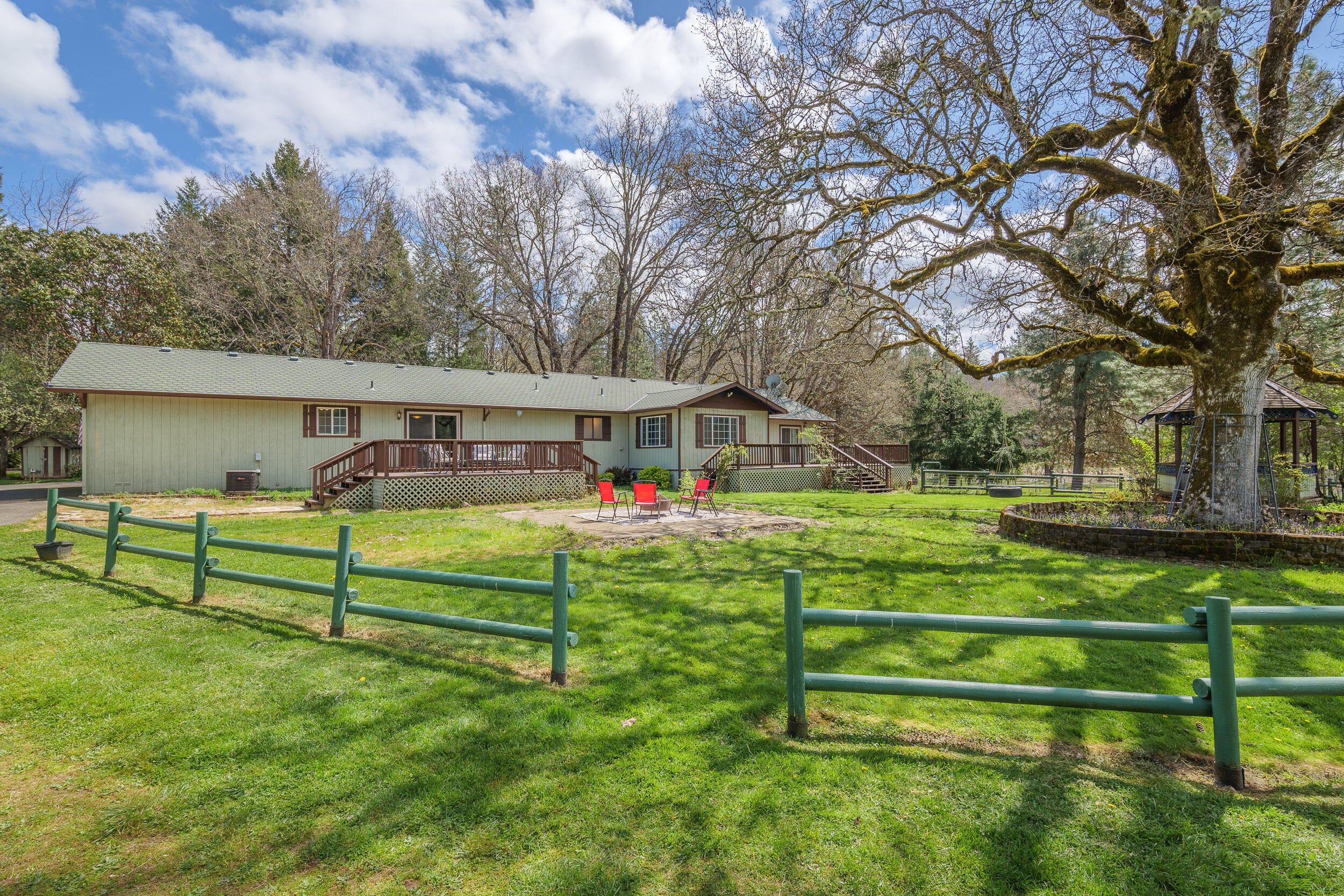 1255 Pleasant Creek Road Rogue River, OR 97537 - Photo 41 of 57 1255PleasantCreekRd-043