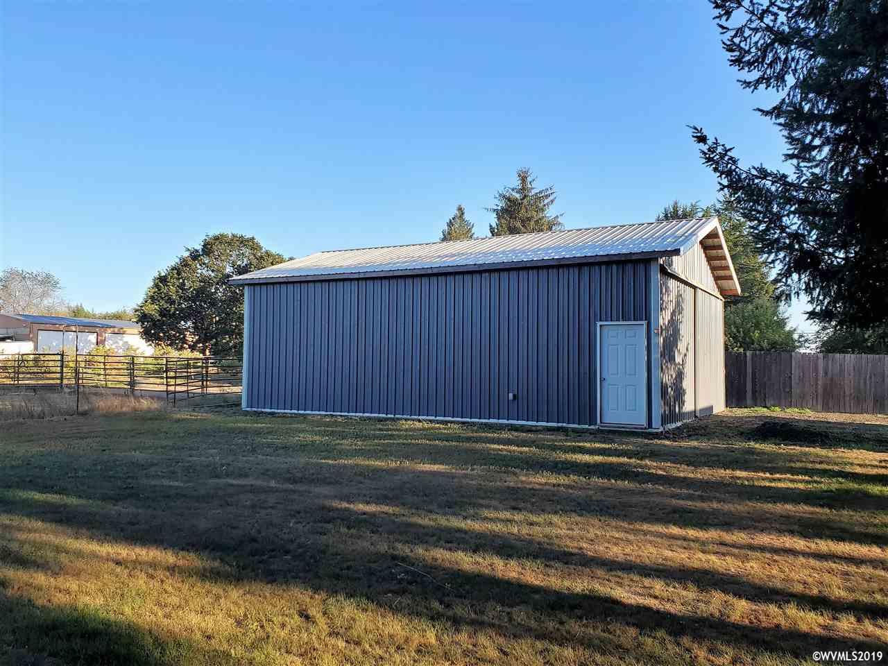 175 Southeast Fir Villa Road Dallas, OR 97338 - Photo 3 of 31 Gallery Image 3