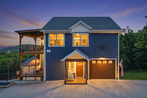 $669,900 | 1 Grand Drive, Blue Eye, MO 65611