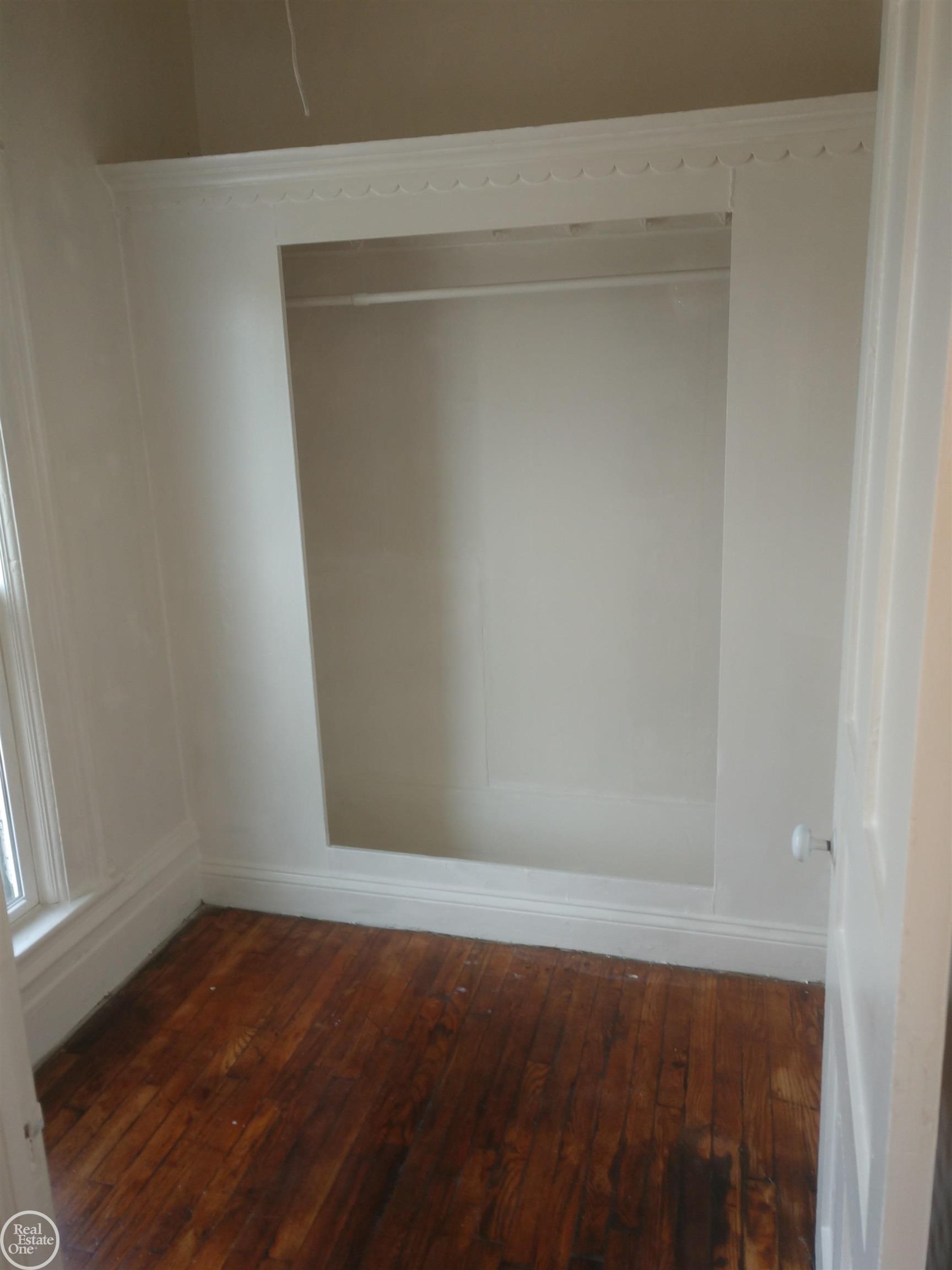 838 Howard Street Port Huron, MI 48060 - Photo 7 of 17