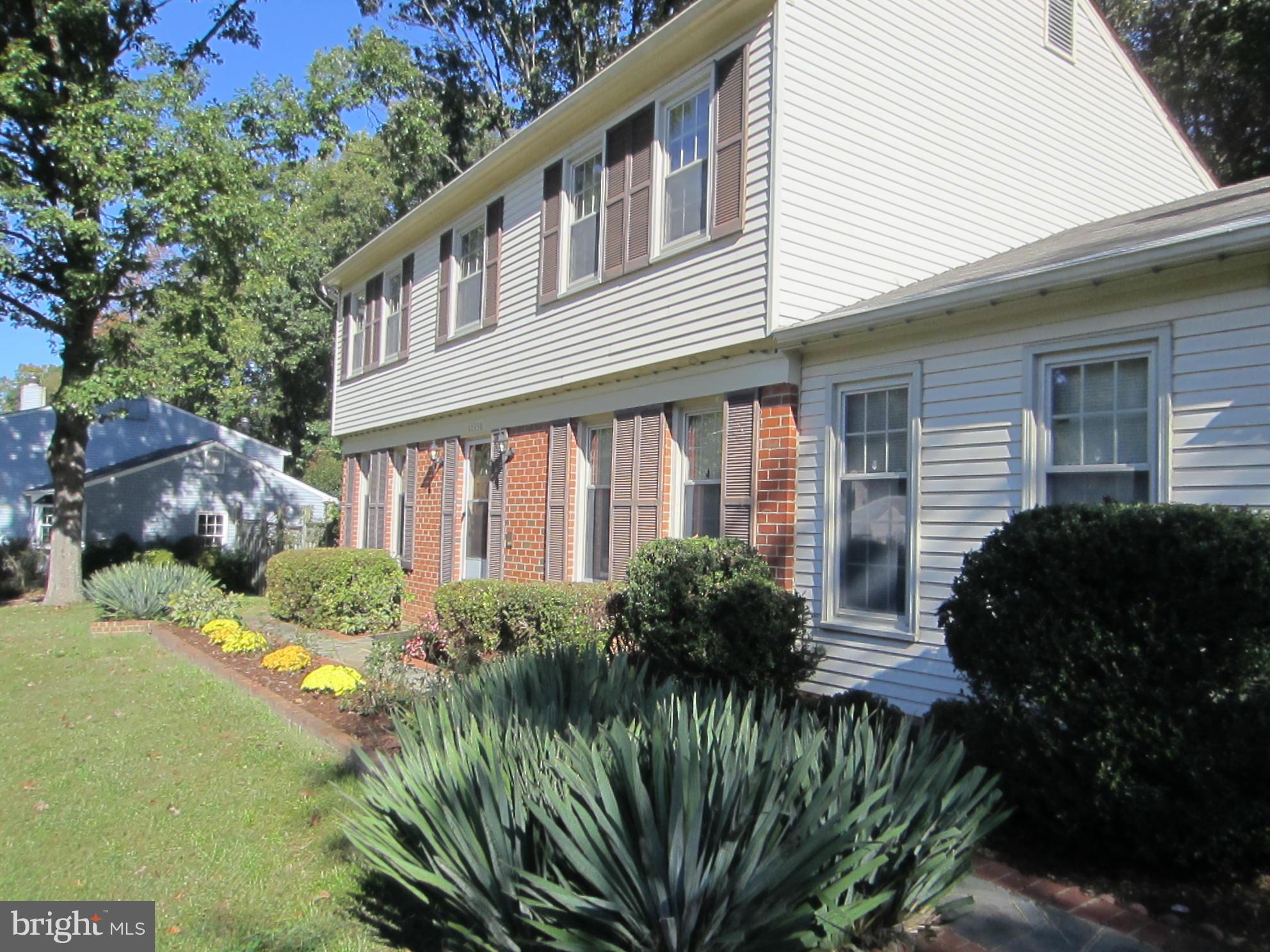 12338 Coleraine Court Reston, VA 20191 - Photo 3 of 25 Exterior (Front)