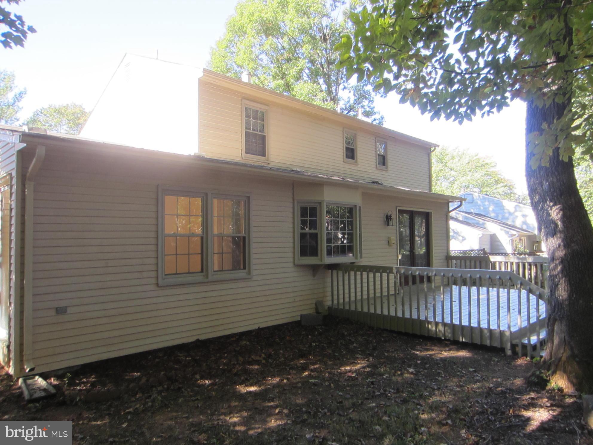 12338 Coleraine Court Reston, VA 20191 - Photo 8 of 25 Exterior (Rear)