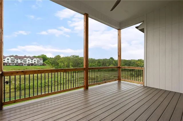 $825,000 | 300 Northwest Earle Lane, Lee's Summit, MO 64081