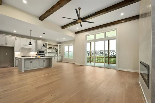 $825,000 | 300 Northwest Earle Lane, Lee's Summit, MO 64081