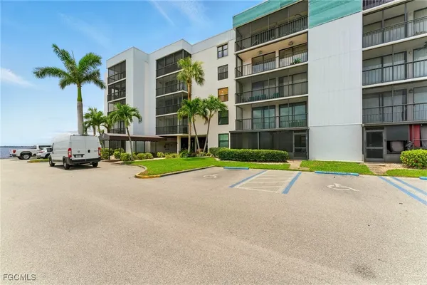 $1,300 | 3460 North Key Drive, Unit 409, North Fort Myers, FL 33903