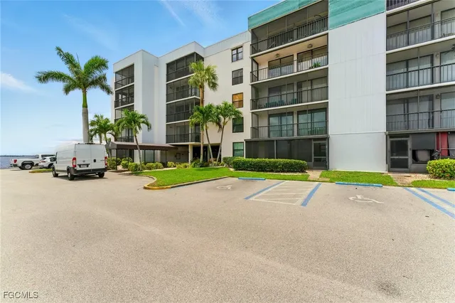 $1,600 | 3460 North Key Drive, Unit 409, North Fort Myers, FL 33903
