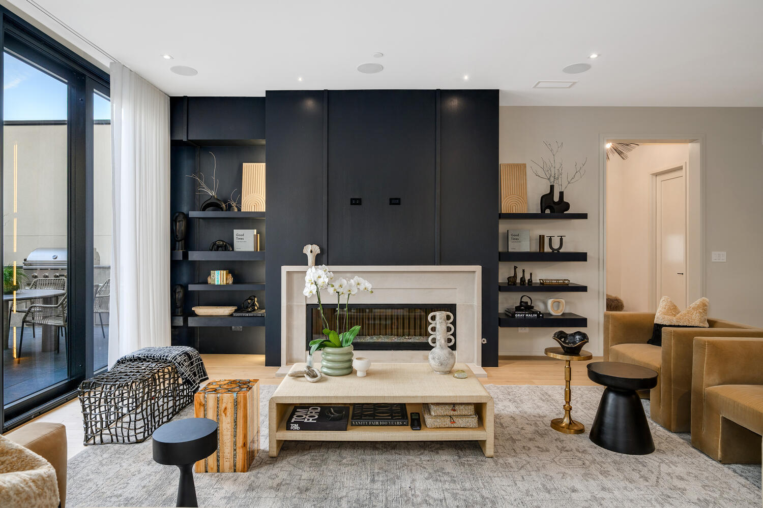 921 Sheridan Road Glencoe, IL 60022 - Photo 15 of 51 a living room with furniture and a fireplace