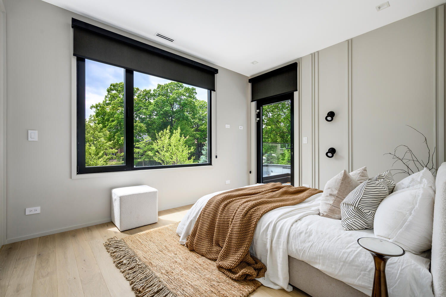 921 Sheridan Road Glencoe, IL 60022 - Photo 27 of 51 a bedroom with a bed and window