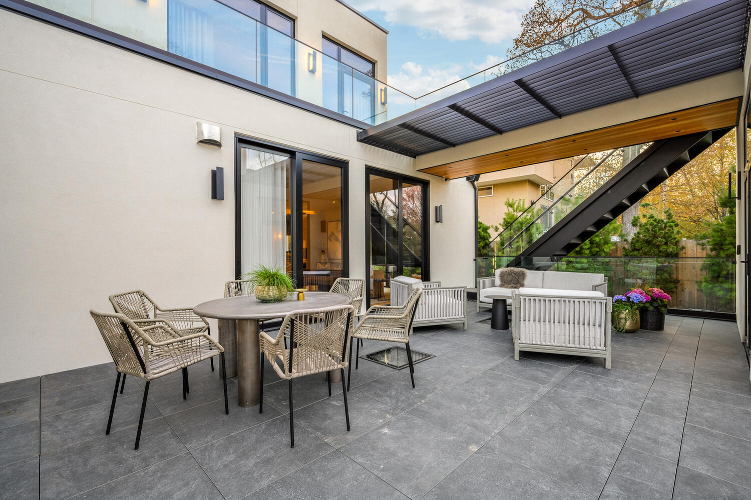 921 Sheridan Road Glencoe, IL 60022 - Photo 44 of 51 a view of an outdoor sitting area