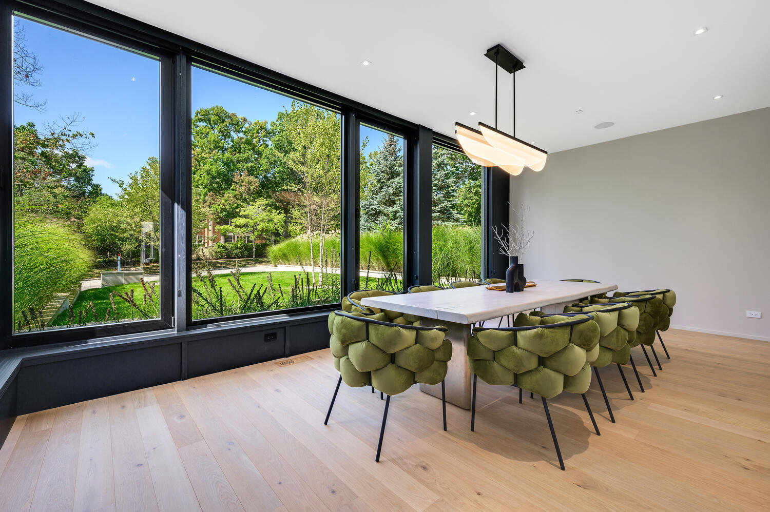 921 Sheridan Road Glencoe, IL 60022 - Photo 6 of 51 a dining room with furniture and wooden floor