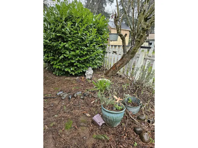 $340,000 | 5808 Southeast Hazel Place, Milwaukie, OR 97222