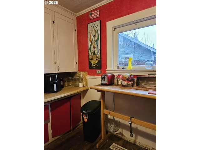 $340,000 | 5808 Southeast Hazel Place, Milwaukie, OR 97222