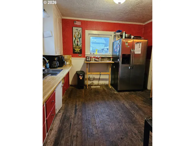 $340,000 | 5808 Southeast Hazel Place, Milwaukie, OR 97222