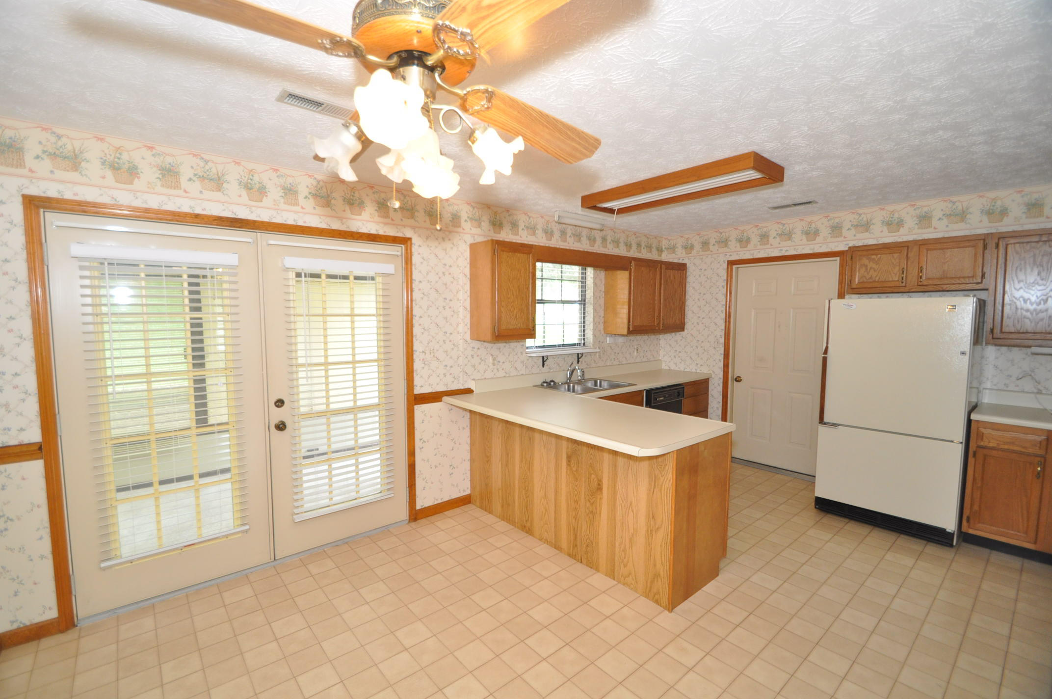 Dining Area/Kitchen