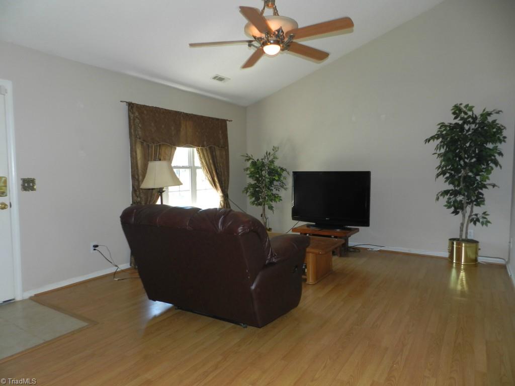6970 Terrence Knoll Road Belews Creek, NC 27009 - Photo 2 of 13 Gallery Image 2