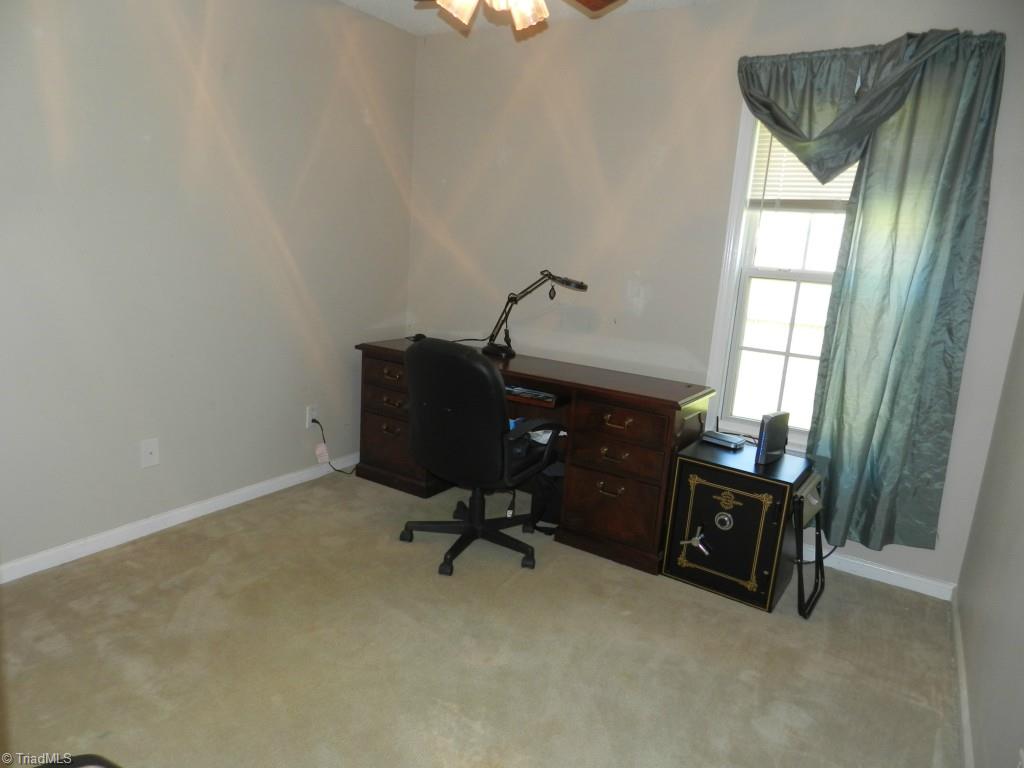 6970 Terrence Knoll Road Belews Creek, NC 27009 - Photo 11 of 13 Gallery Image 11