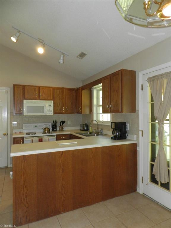 6970 Terrence Knoll Road Belews Creek, NC 27009 - Photo 3 of 13 Gallery Image 3