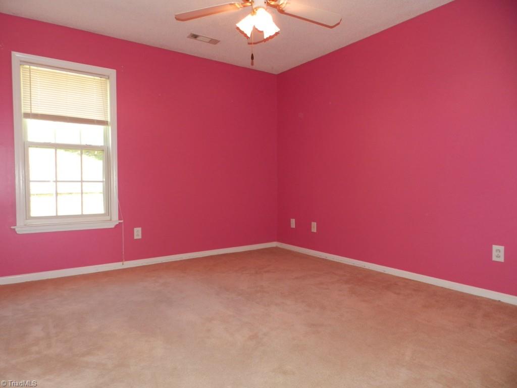 6970 Terrence Knoll Road Belews Creek, NC 27009 - Photo 9 of 13 Gallery Image 9