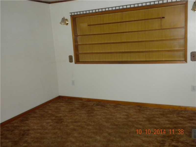 1857 Freeport Road Kittanning, PA 16201 - Photo 3 of 8 Living Room.