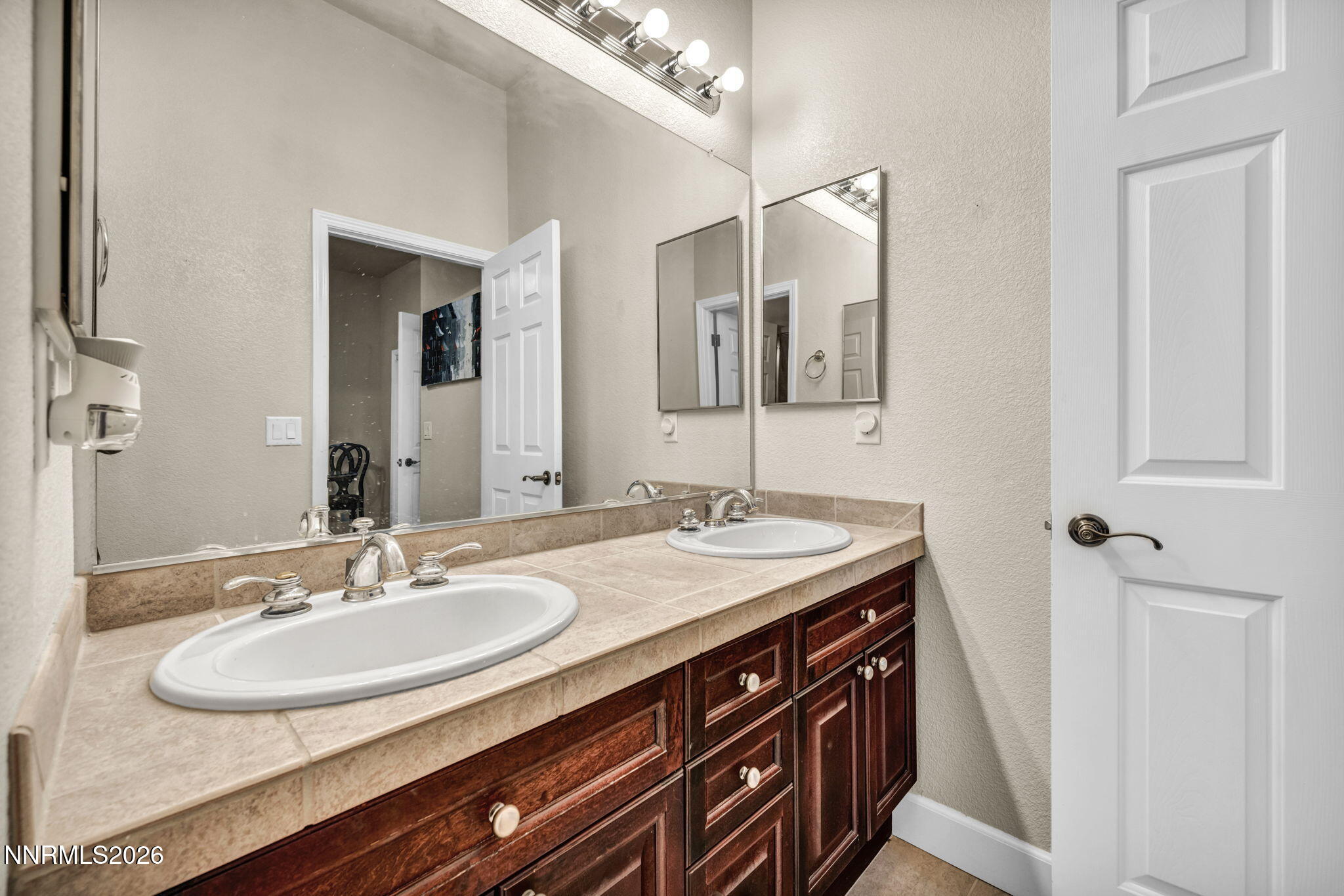 5417 South Elk River Road Reno, NV 89511 - Photo 37 of 42 Bathroom
