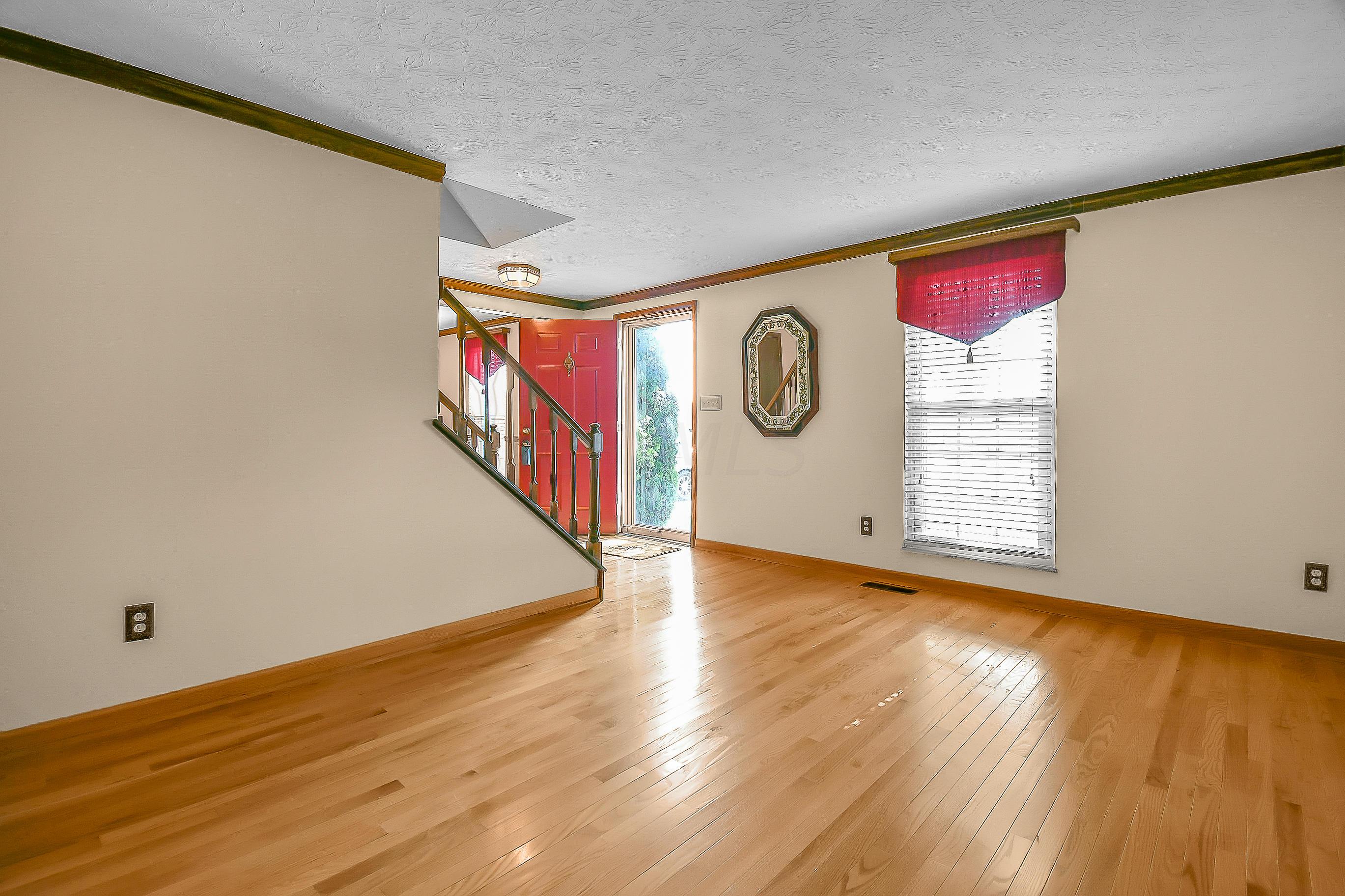 1077 South Hempstead Road Westerville, OH 43081 - Photo 4 of 34