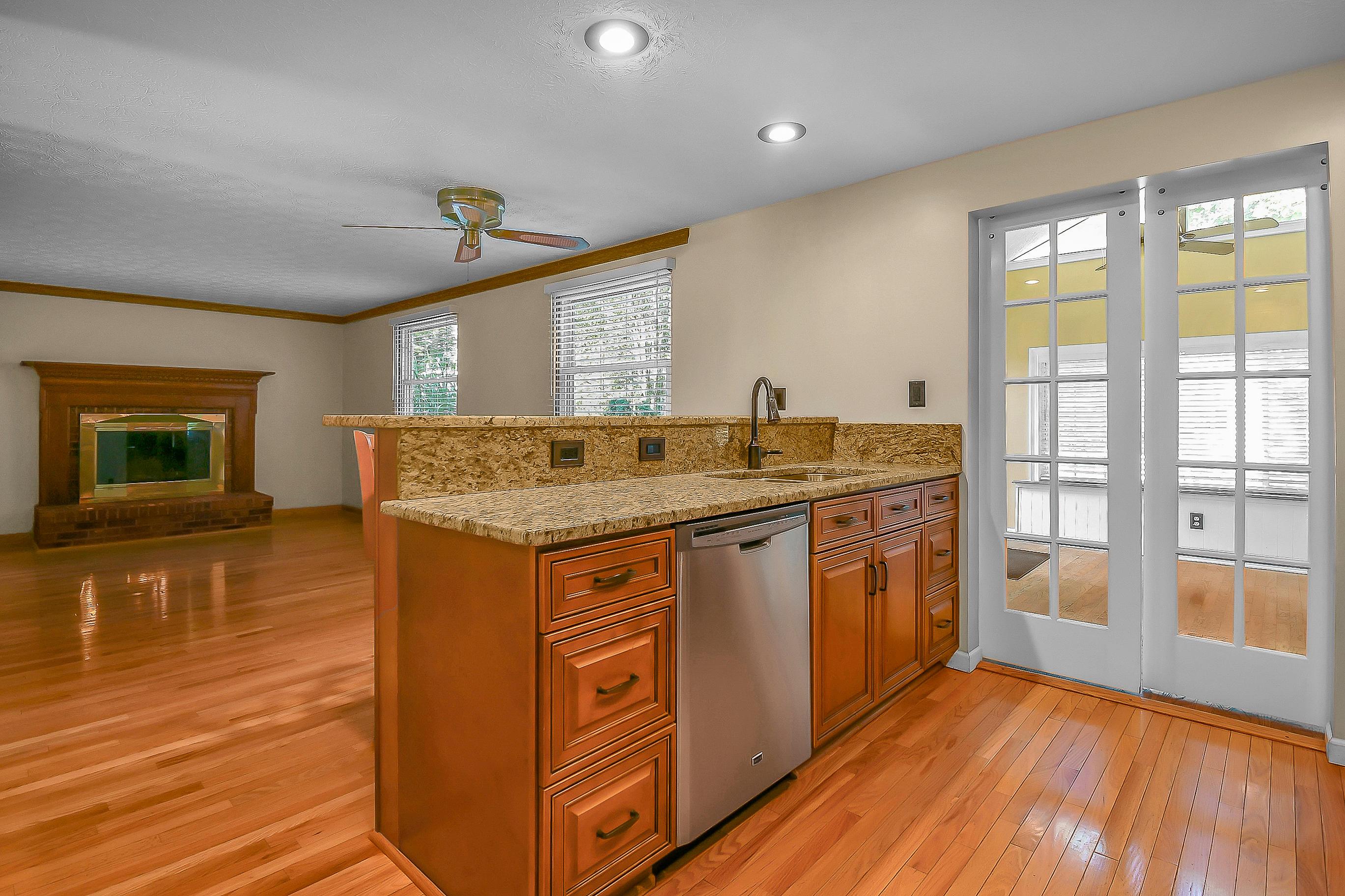 1077 South Hempstead Road Westerville, OH 43081 - Photo 8 of 34